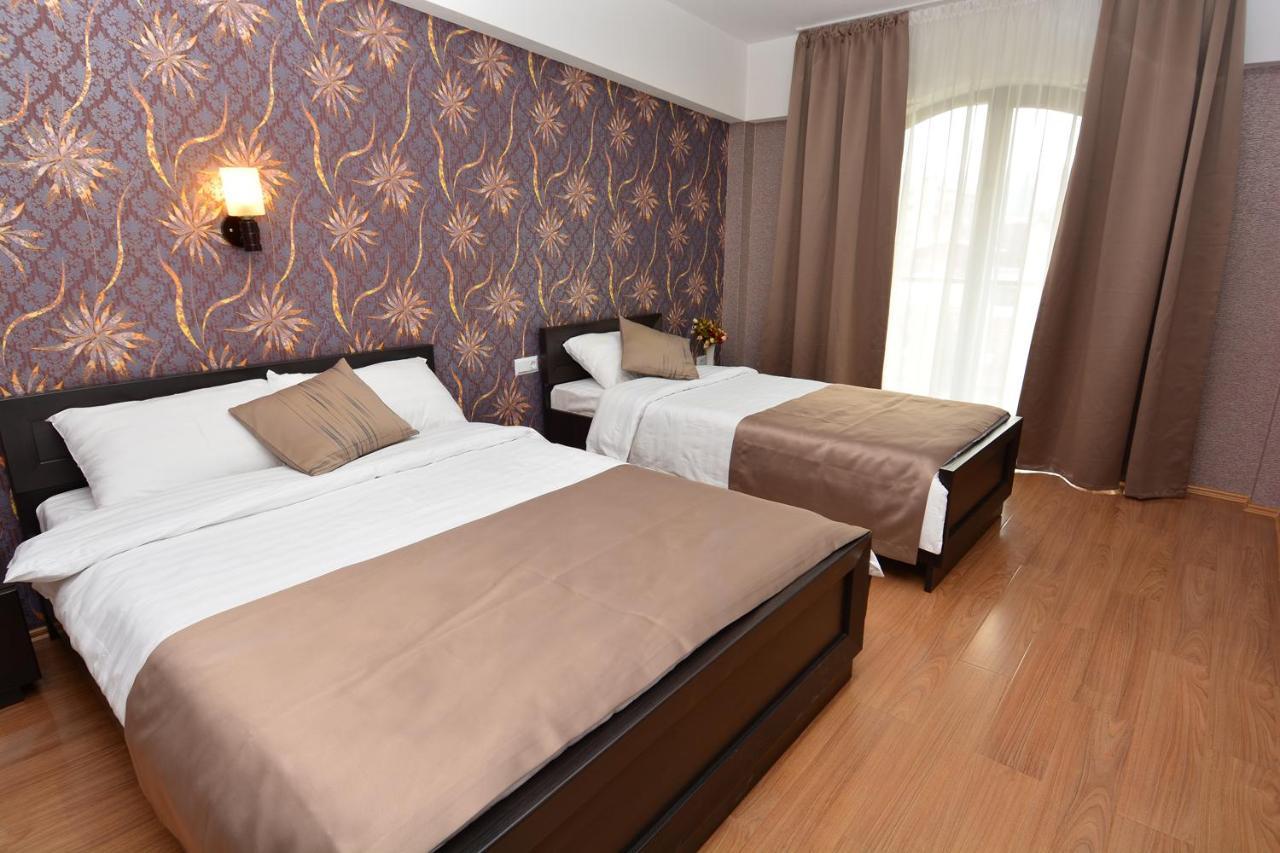 Granada Hotel And Restaurant Tbilisi Luaran gambar